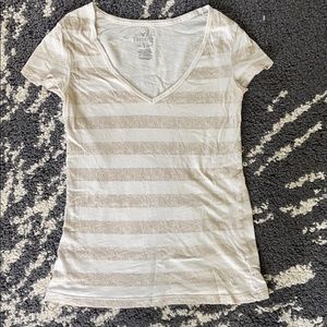 American eagle v-neck tee